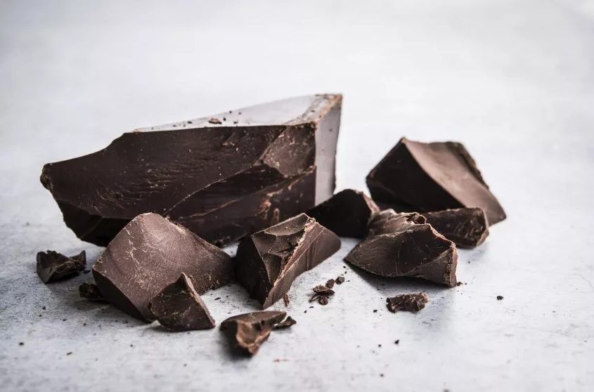 ⋗ Шоколад  Callebaut Ice Chocolate Dark 56,4% для покрытия мороженого (темперированный), 100г купить в Украине ➛ CakeShop.com.ua, фото