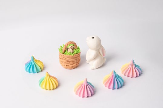 ⋗ Сахарные фигурки Кролик и корзина ТМ KD купить в Украине ➛ CakeShop.com.ua, фото