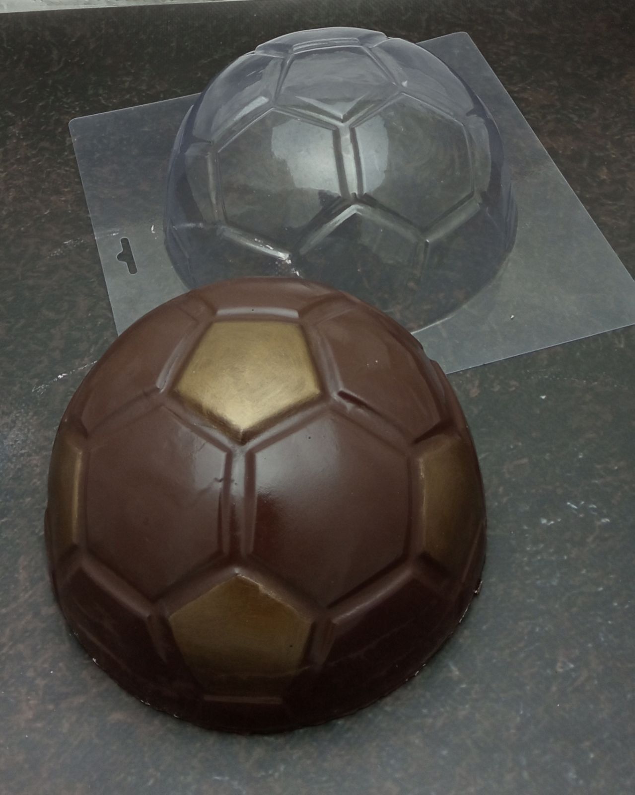 ⋗ Пластиковая форма для шоколада Футбольный мяч 17,5см купить в Украине ➛ CakeShop.com.ua, фото