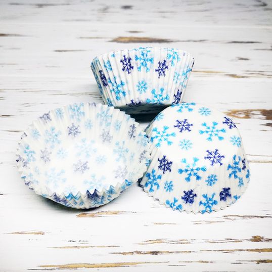 ⋗ Бумажные формочки для кексов Снежинки, 5х3 см, 50 штнов купить в Украине ➛ CakeShop.com.ua, фото