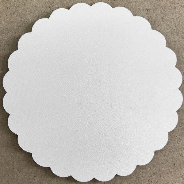 Підложка для торта з ДВП Біла ромашка 9 см - фото
